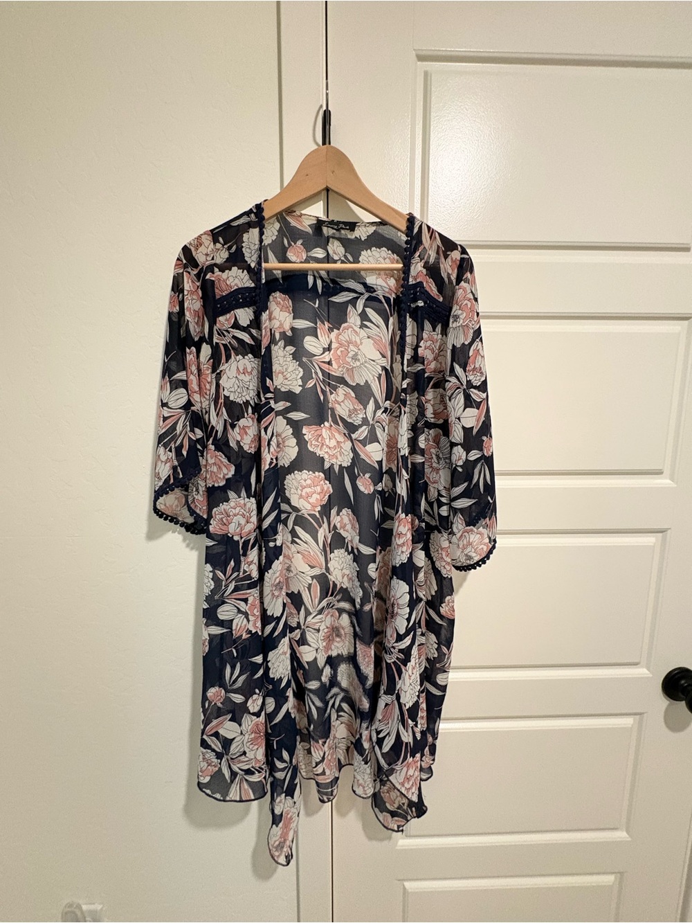 Stitch Fix Emery Park Floral Navy and Blush Kimono Cover-Up Sz M